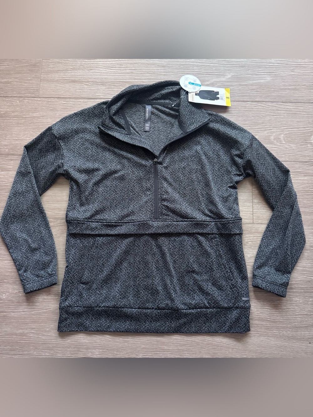 NWT Mondetta 1/2 Zip Pullover Active Top Women  Small. Black Jacquard Pocket